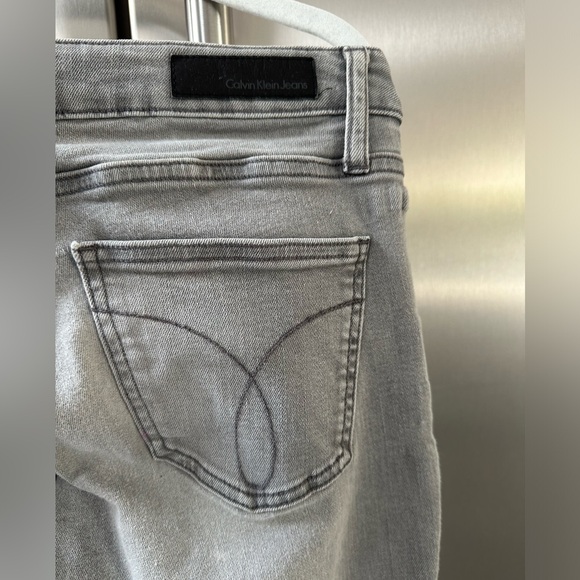 Calvin Klein - Grey Wash Skinny Jeans Sz 4 - Picture 4 of 4